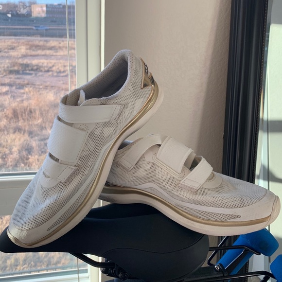 new balance cycling shoes